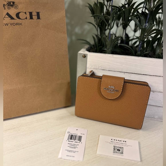 Coach Medium Corner Zip Leather Wallet Light Saddle (tan) NWT - Picture 1 of 8